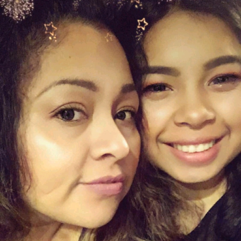 Meet your Posher, Yesenia